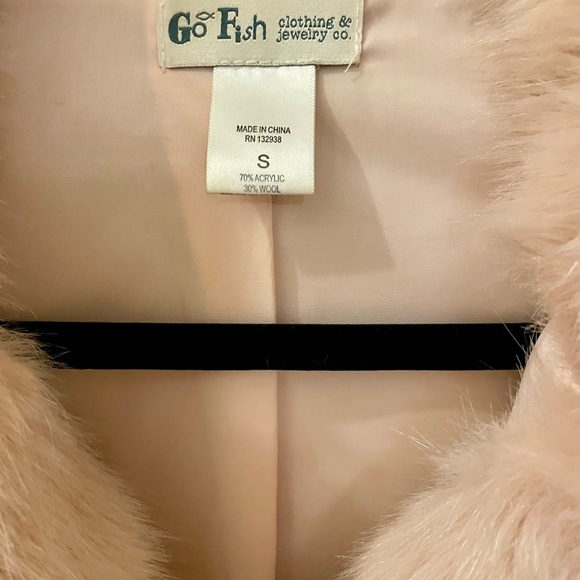 Go Fish Women’s Faux Fur Coat, Size M, Barbie Pink, Luxurious and Soft! - Picture 11 of 11